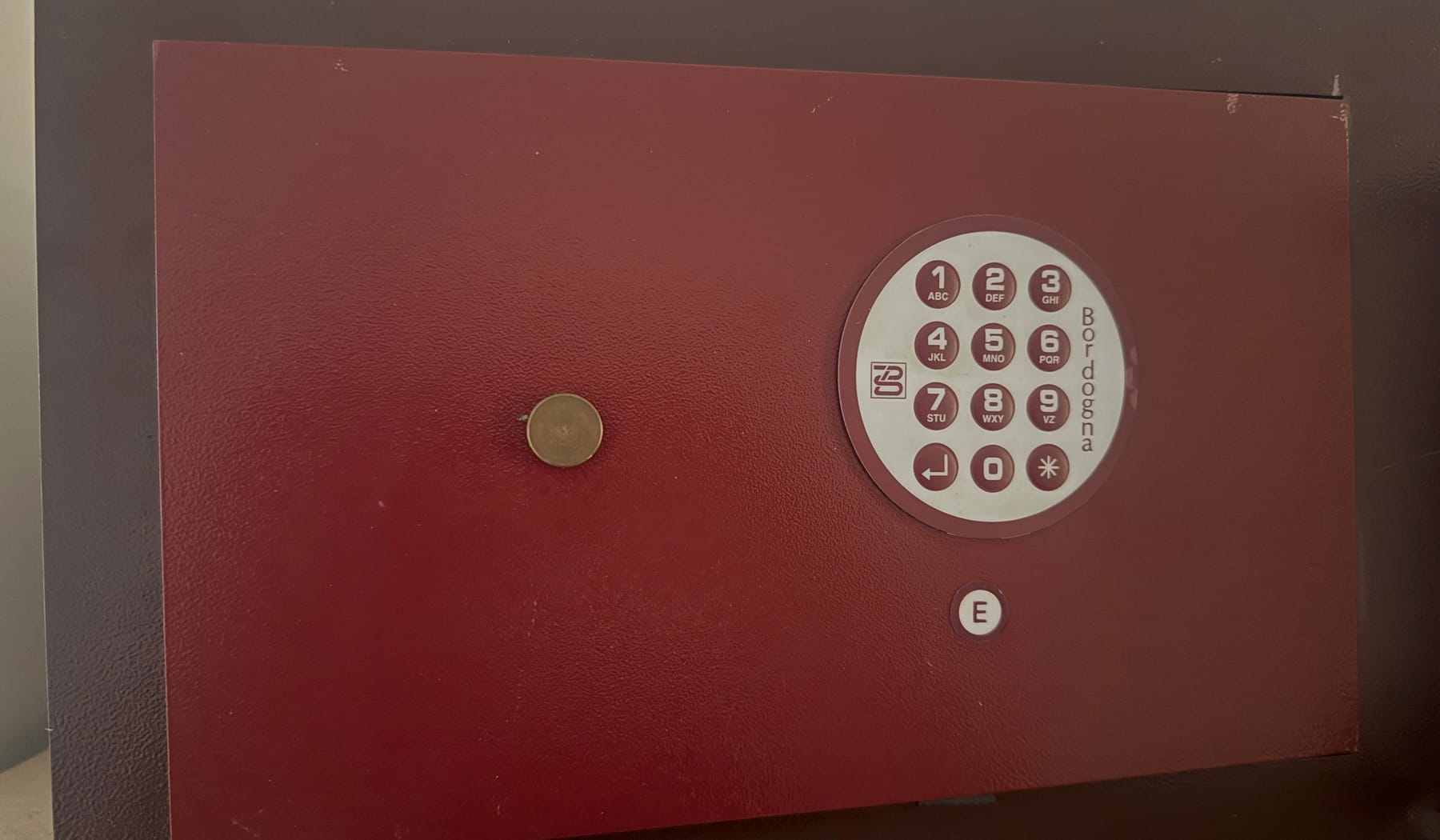 Installation & scellement — M2S, coffretier dans les Ardennes